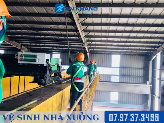 ve-sinh-nha-xuong- 7